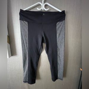 Velocity capris size XL